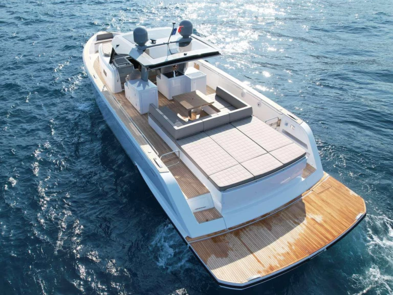 Location Bateau à moteur Pardo Yachts avec permis