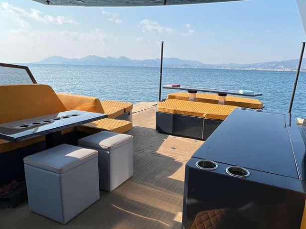 OKEAN 55 a louer à Cannes