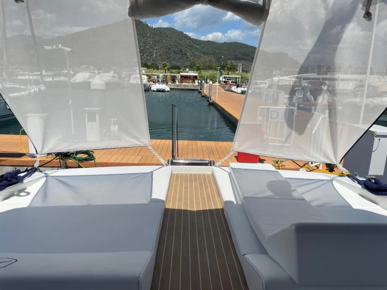 Louer Bateau à moteur avec ou sans skipper Rizzardi à Salerne