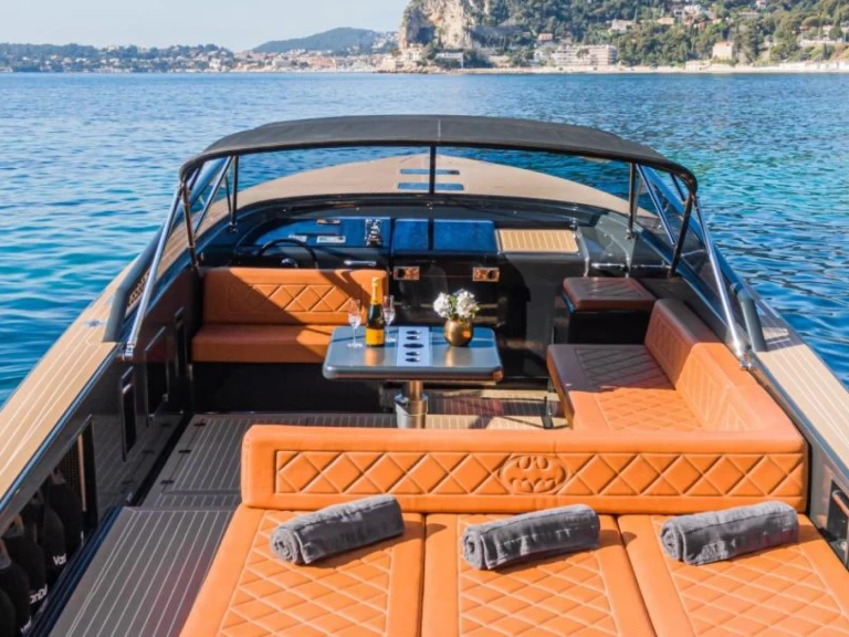 Location Bateau à moteur à Saint-Jean-Cap-Ferrat - VanDutch VanDutch 40