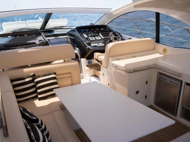 Location Bateau à moteur à Golfe-Juan - Sunseeker Portofino 48