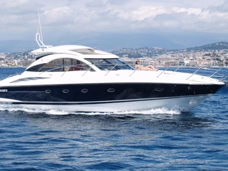 Location Bateau à moteur Sunseeker avec permis