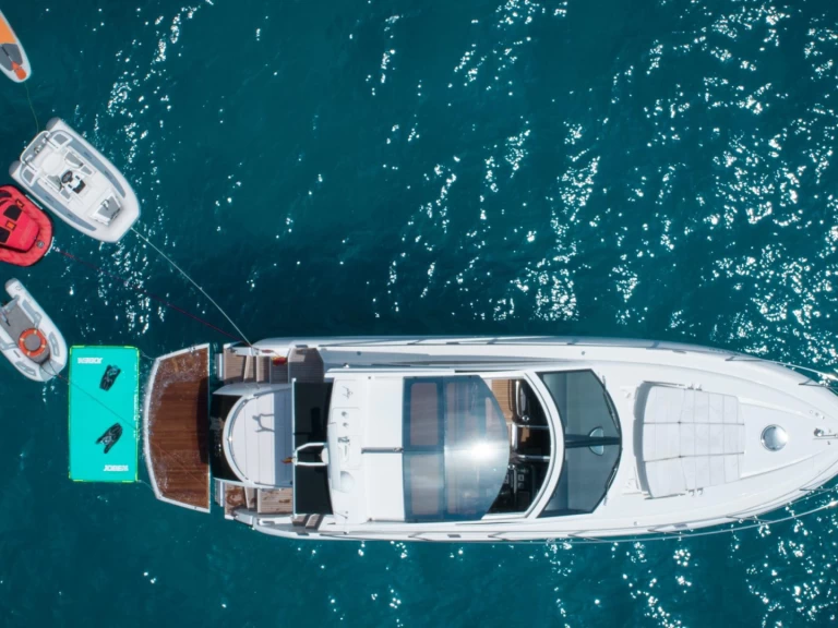 Bateau à moteur à louer à Cannes au meilleur prix