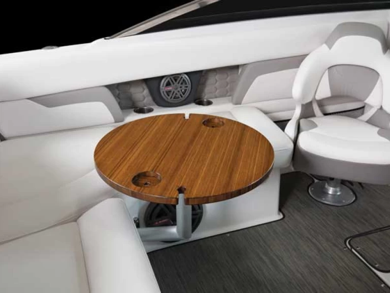 Location bateau Cannes pas cher HD 240 OB