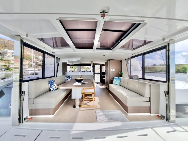 Catamaran à louer à Parham Town au meilleur prix