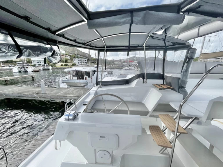 Fountaine Pajot Elba 45 a louer à Parham Town