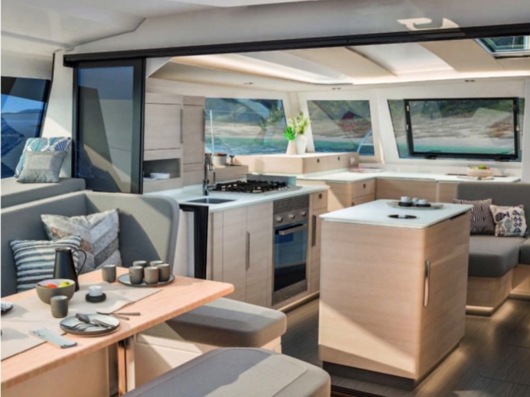 Location Catamaran Fountaine Pajot avec permis