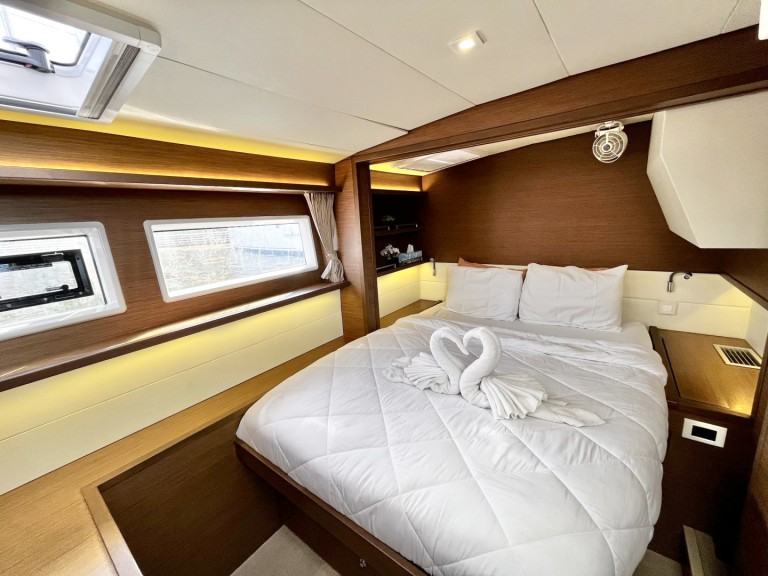 Location bateau Parham Town pas cher Lagoon 52 - 5 + 1 cab.