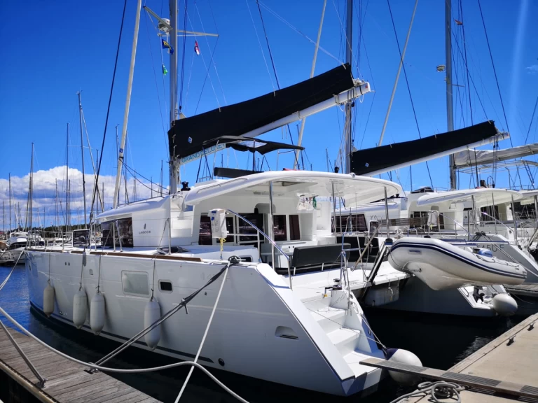 Louer Catamaran avec ou sans skipper Lagoon à Sibenik