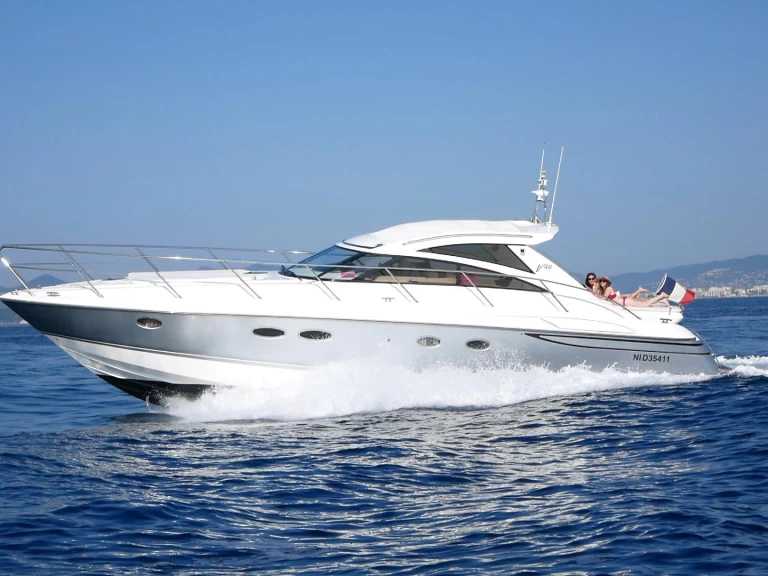Location bateau Juan-les-Pins pas cher Princess V48S