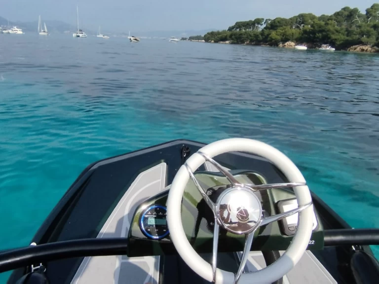 AWASH Awash 370 a louer à Golfe-Juan