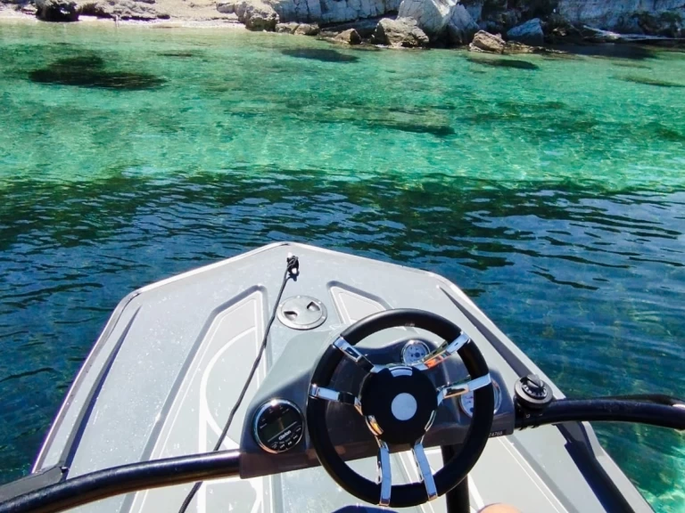 Location bateau Golfe-Juan pas cher Awash 370