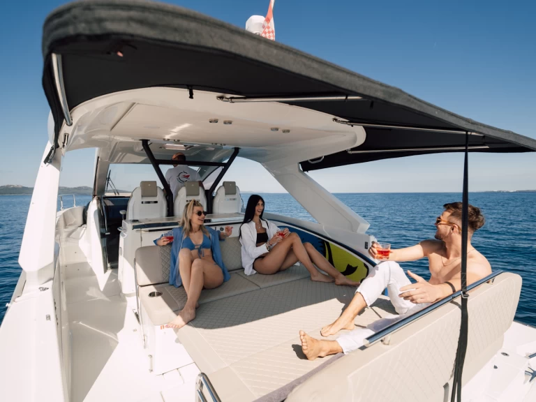 Location Bateau à moteur Jeanneau avec permis