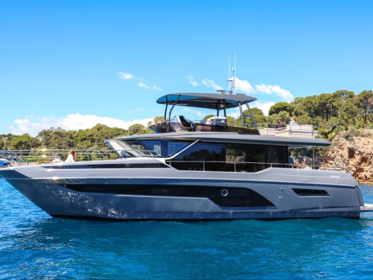 Yacht à louer à Juan-les-Pins au meilleur prix