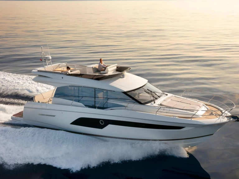 Location Bateau à moteur Prestige avec permis