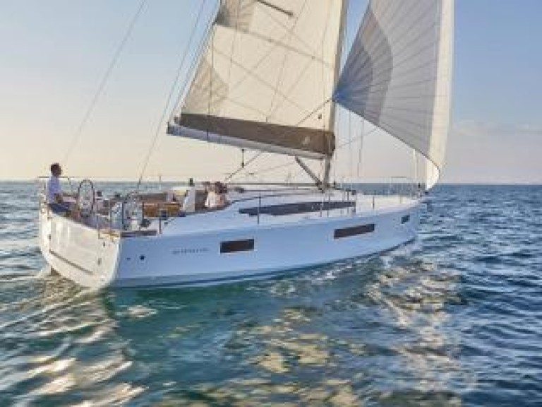 SUN ODYSSEY 410 NEW SUN ODYSSEY 410 NEW a louer à Hyères