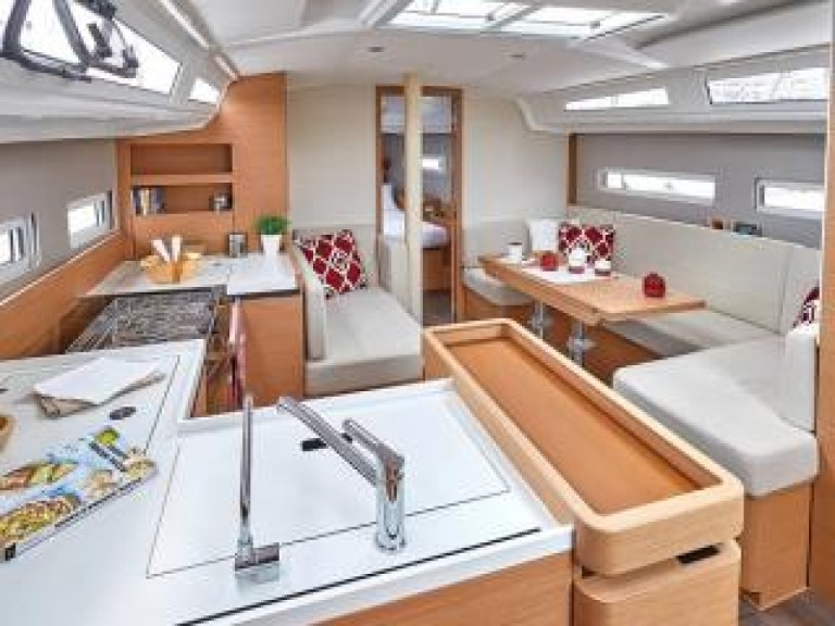 Location à Hyères - SUN ODYSSEY 410 NEW SUN ODYSSEY 410 NEW sur SamBoat