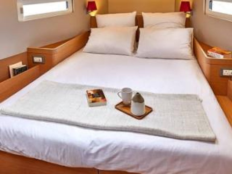 Location bateau Hyères pas cher SUN ODYSSEY 410 NEW