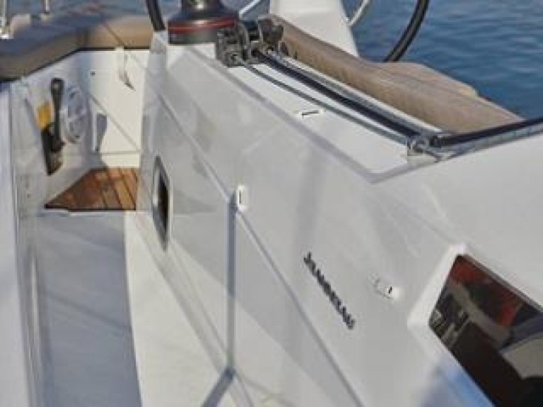 Location Voilier à Hyères - SUN ODYSSEY 410 NEW SUN ODYSSEY 410 NEW