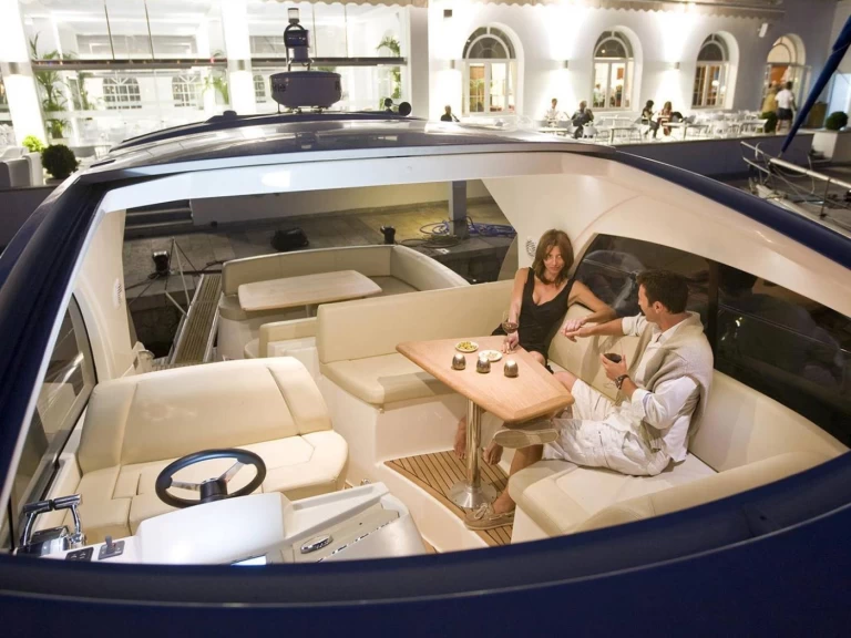 Location Bateau à moteur Prestige avec permis