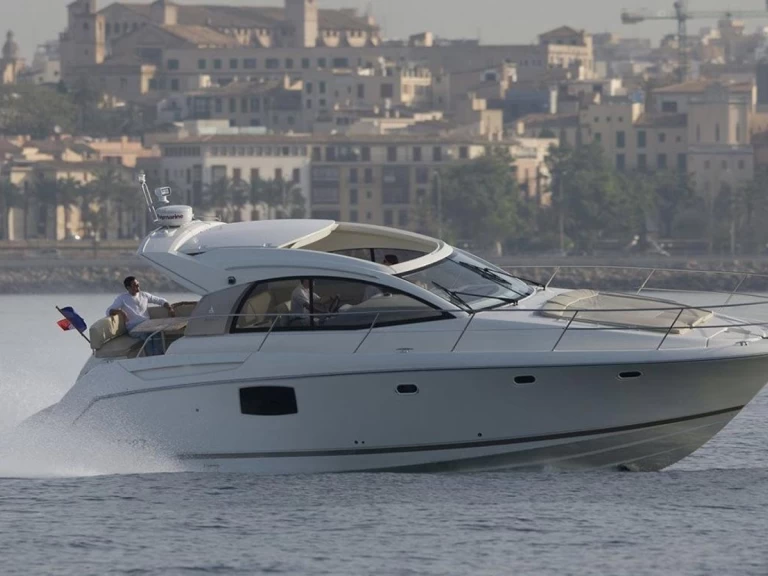 Location bateau Juan-les-Pins pas cher Prestige 390 S