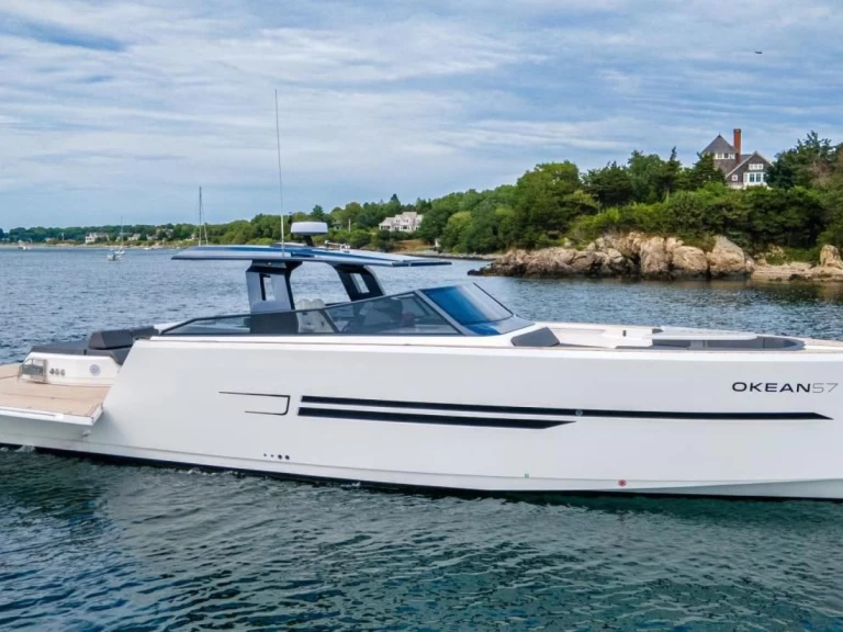 Location Bateau à moteur OKEAN avec permis