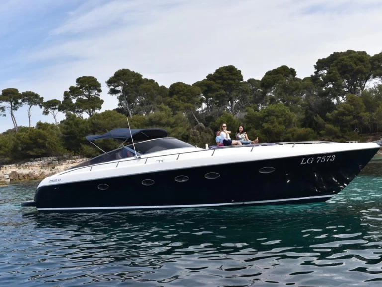 Louer Bateau à moteur avec ou sans skipper Marine Yachting à Juan-les-Pins