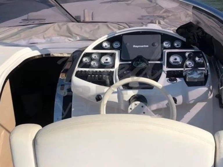 Location Bateau à moteur Marine Yachting avec permis