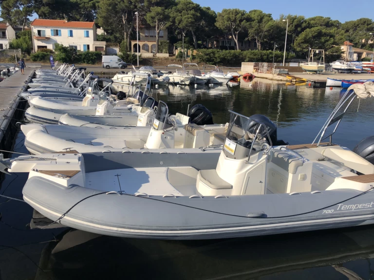 Location Semi-rigide à Six-Fours-les-Plages - Capelli Capelli 700