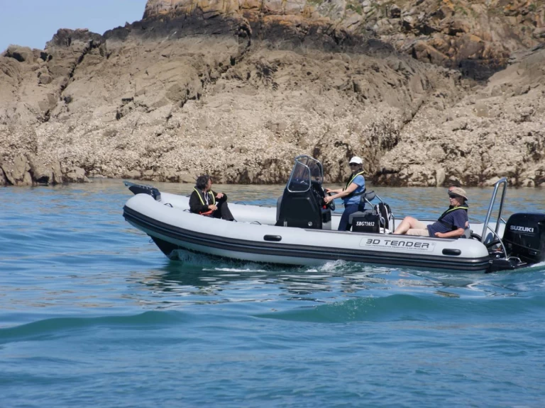 Louez un 3D Tender DREAM 6.55 à Saint-Quay-Portrieux