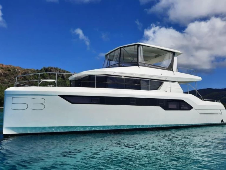 Leopard 53 PC a louer à Antibes