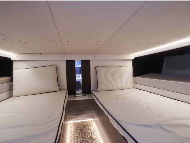 Location Bateau à moteur Nassima40 avec permis