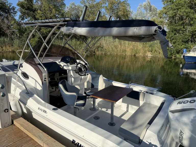 Location bateau Mandelieu-la-Napoule pas cher EVO 22