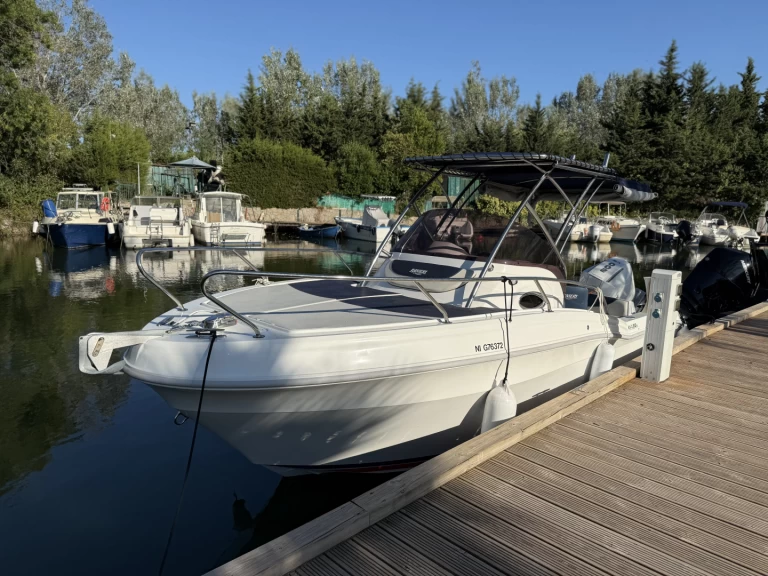 Louer Bateau à moteur avec ou sans skipper Ranieri à Mandelieu-la-Napoule