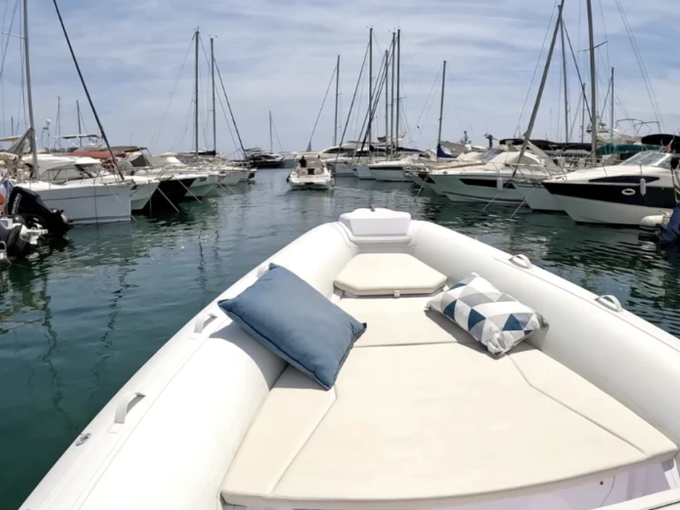 Location Semi-rigide Stingher avec permis