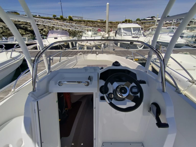 Louez un Jeanneau Cap Camarat 5.5 CC Serie 2 à Saint-Quay-Portrieux