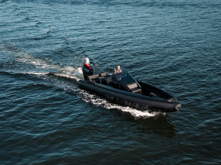 Louez un IRON 827 à Stockholm