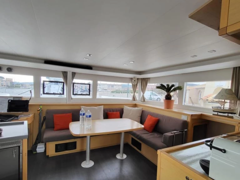 Location à Port Grimaud - Lagoon Lagoon 450 F sur SamBoat