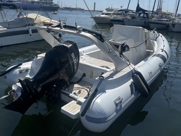 Louez un Legar 800 à Viareggio