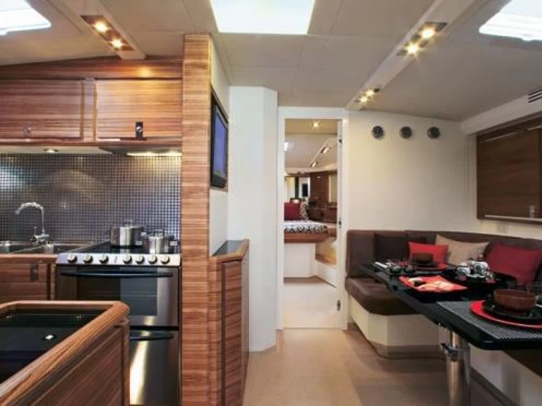 Yacht à louer à Juan-les-Pins au meilleur prix