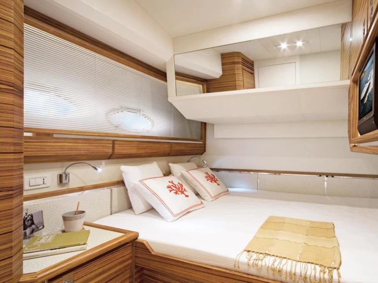 Louez un Itama 55 à Juan-les-Pins