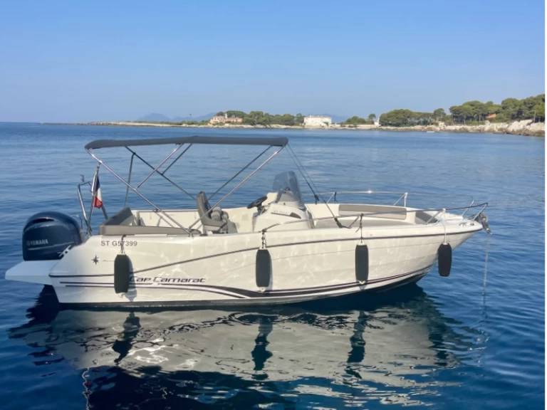 Louez un Jeanneau Cap Camarat 6.5 CC Serie 3 à Antibes