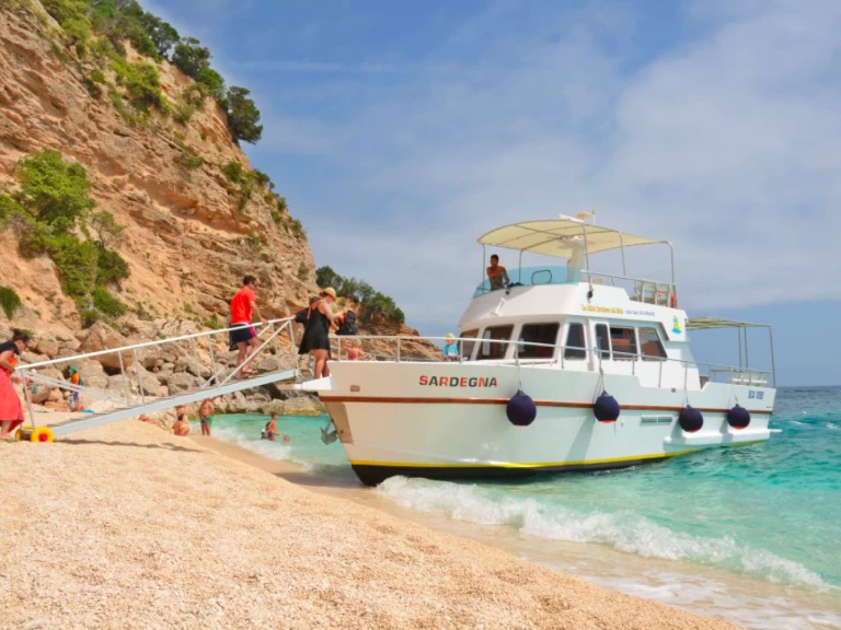 Location à Porto di Alghero - GM italy Ares sur SamBoat