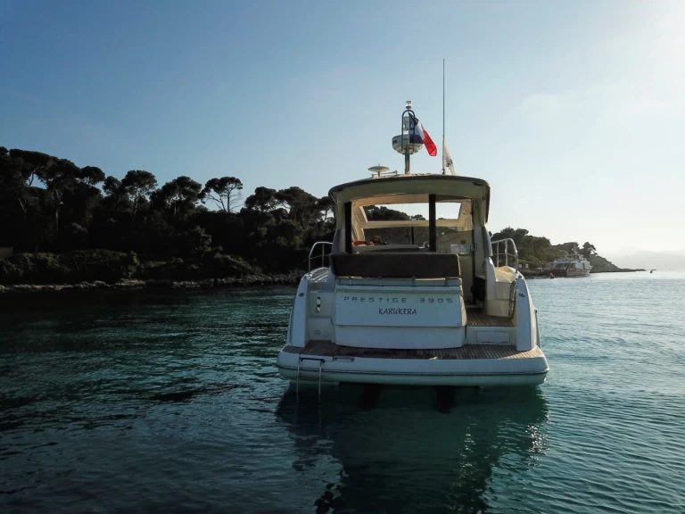 Location Bateau à moteur à Juan-les-Pins - Prestige 39