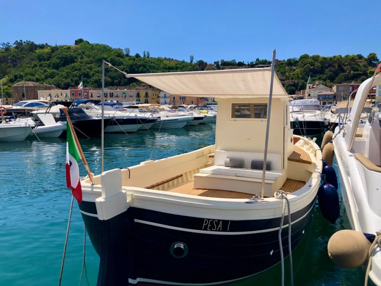 Louez un F.lli Mileo Gozzo à Baïes