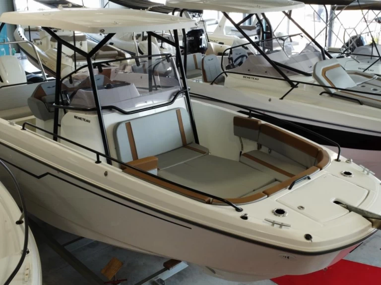 Louez un Bénéteau Flyer 8 SPACEdeck à Ajaccio