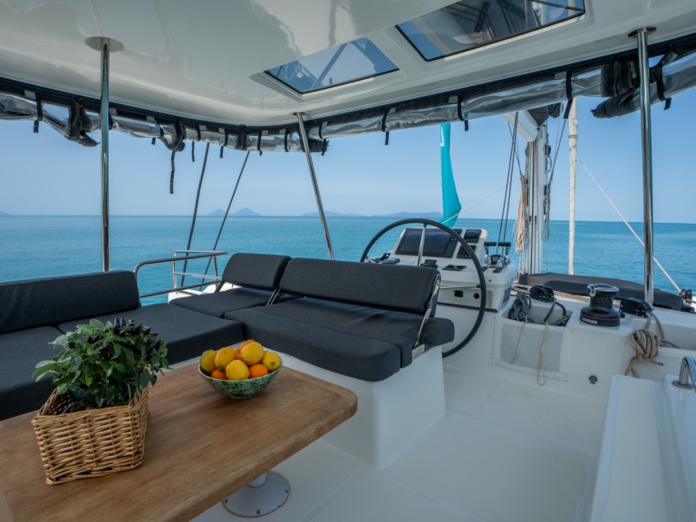 Location bateau Capo d'Orlando pas cher Lagoon 51
