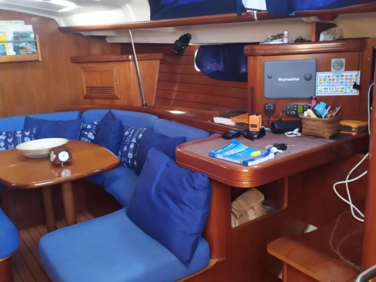 Voilier à louer à Marina Davila Sport au meilleur prix