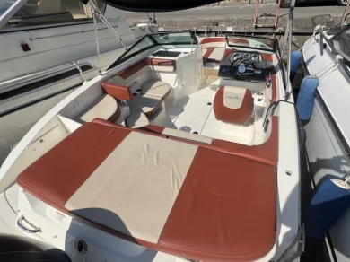 Barca a motore a noleggio a Port de Cannes Marina al miglior prezzo