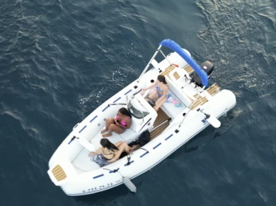 Noleggiare una Tiger 480 sportline a Santa Margarida